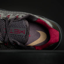 Load image into Gallery viewer, Nike - Metcon 5 Premium Women's Training Shoes - THUNDER GREY/METALLIC GOLD/NOBLE RED
